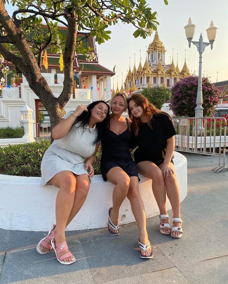 _Caroline Moore_ 美しいモデル ギャラリー