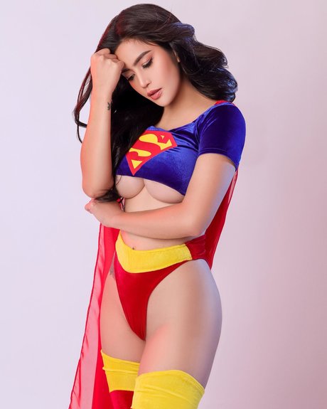 Daisy Pascual スター ヌード ギャラリー