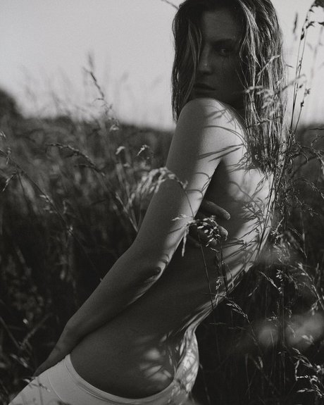 Lena Stepanova アート女優 写真