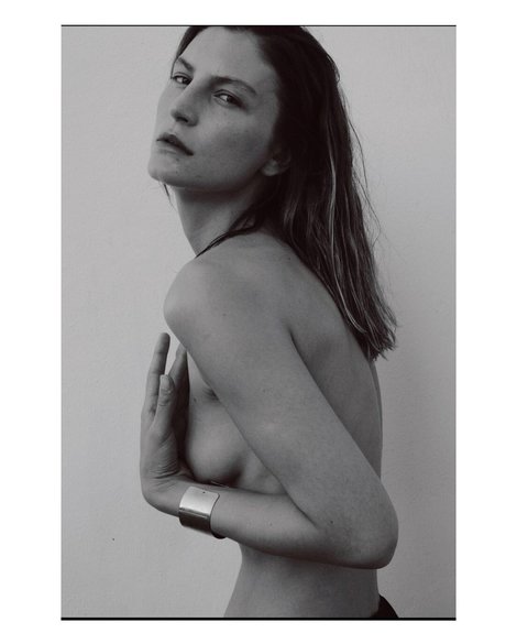 Lena Stepanova 裸のスター 写真