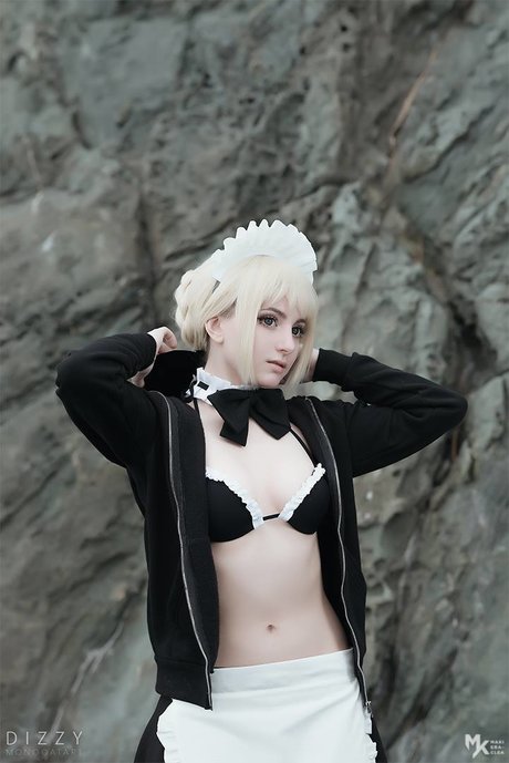 Maki Eraclea 裸のスター 写真