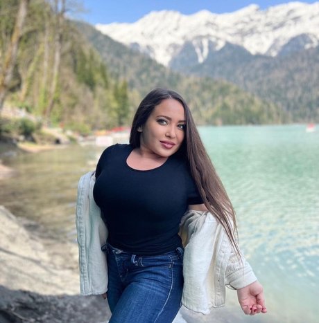 Saxarovagul 最高のモデル 写真