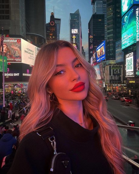 Linabmn ポルノスター 高品質 ギャラリー