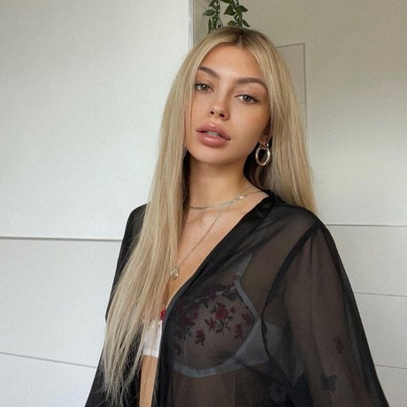 Linabmn アダルトスター 画像