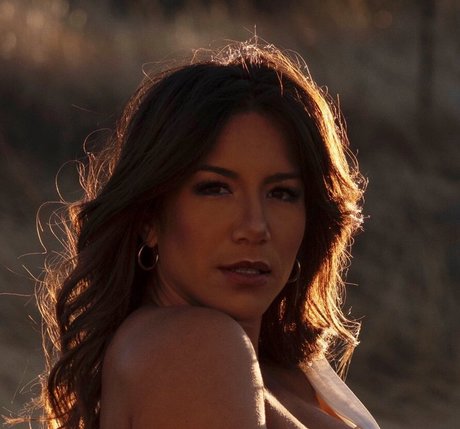 Willow Wood アダルトスター 画像