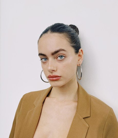 Yael Shelbia トップモデル 写真