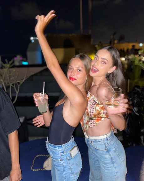 Yael Shelbia トップスター 写真