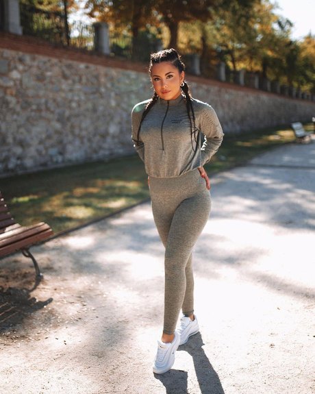 Ana Orteega_ ポルノモデル 写真