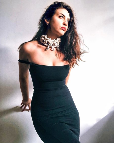 Plam V Hawly アダルト女優 画像