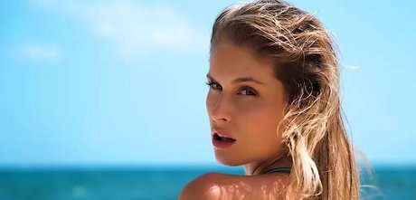 Nicole Sunde 可愛いモデル 画像