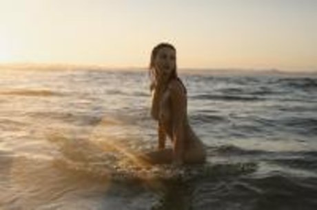 Nikki Hillier ホットモデル 写真