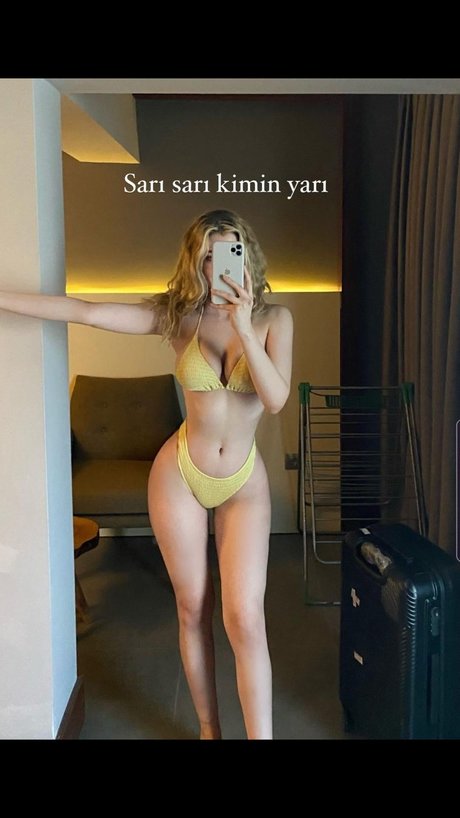 _Kardelen Oeztas 可愛い女優 写真