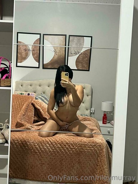 Riley Murray アダルト女優 写真