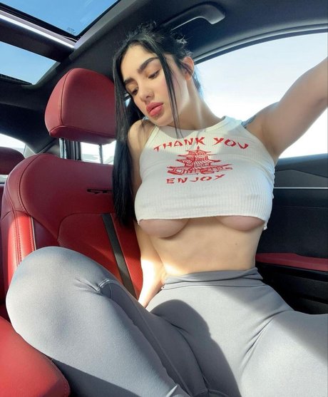 主観視点のアジア人OnlyFans アートヌード 画像