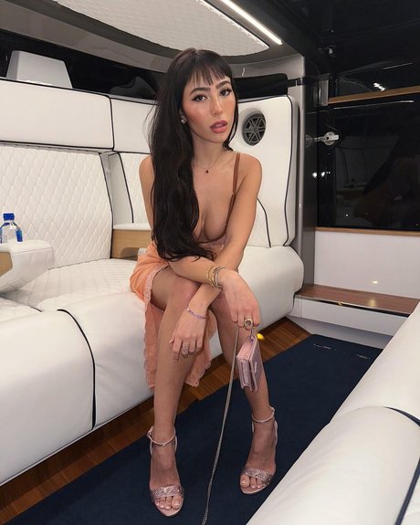 大きな乳首OnlyFans セクシーヌード ギャラリー