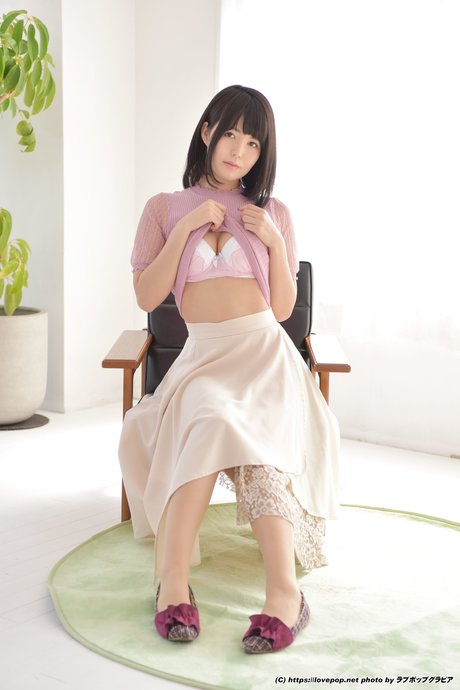 小柄で痩せたOnlyFans セクシーヌード 写真