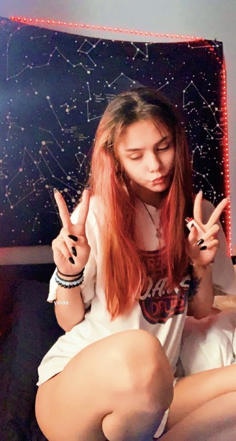 金髪ストリップOnlyFans セクシー裸 画像