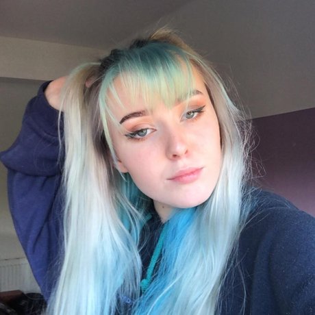 Millie Wild_ セクシーモデル 写真