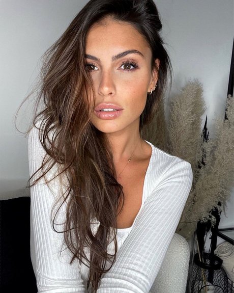 Natasha Nesci_ アートスター 写真