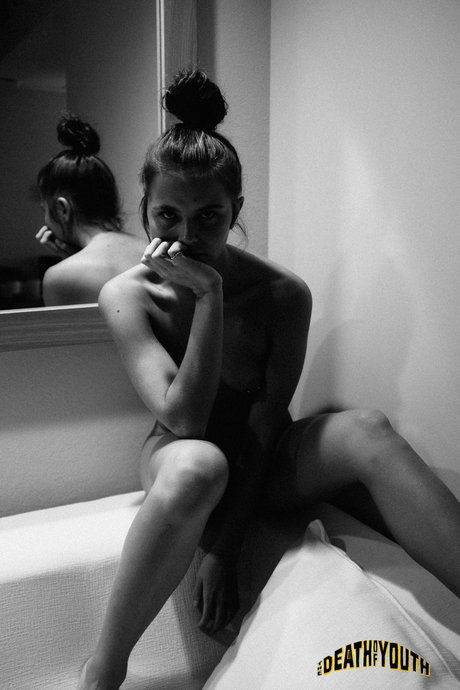 Oliwia Pawelczak ポルノスター ヌード 画像