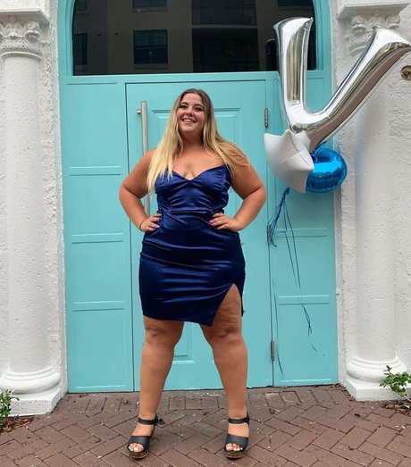 The Big Booty Barbie セックスポルノスター 画像