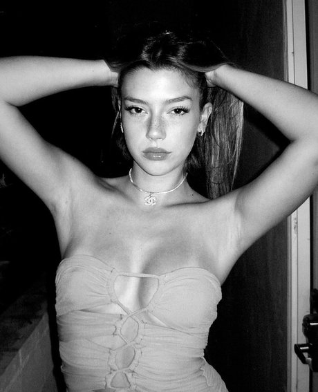 Sissy Sheridan HDスター 画像