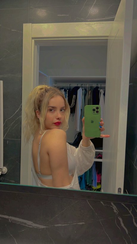 DMV オンリーファン セクシー裸 アーカイブ