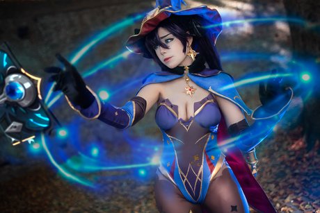 Little Giuli ヌードモデル 画像