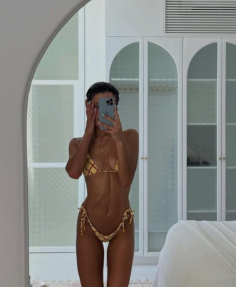 _Liv Grivas 完璧な女優 写真