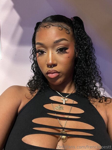 Frenchtoestt ポルノスター アート 写真