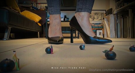 Thetinyconfessions ホットモデル 写真