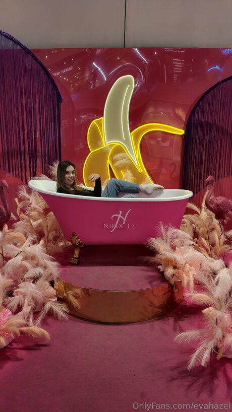 Evahazel xxxポルノスター 画像