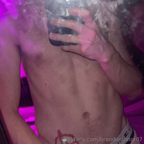 Brandonbator07 スター 裸 写真