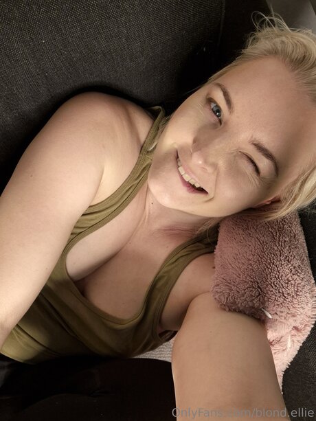 Blond Ellie スターセックス 画像