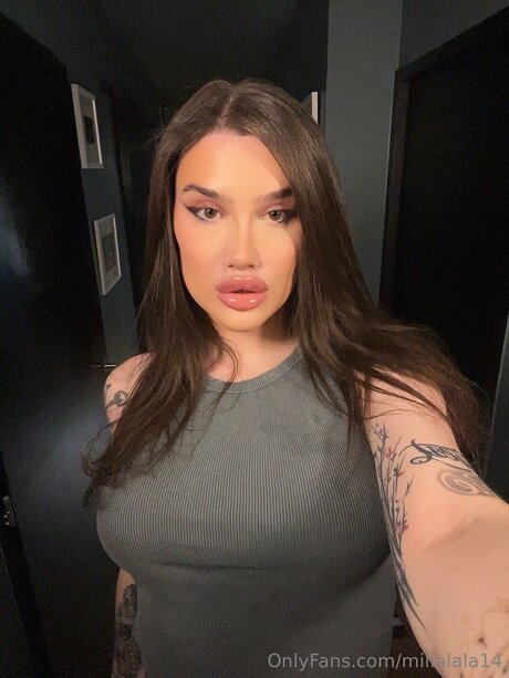 ニューハーフ巨乳OnlyFans 無料 画像