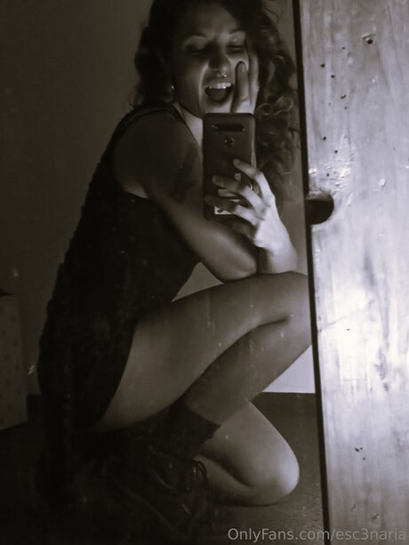 Esc3naria ポルノスター パーフェクト 写真