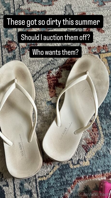 Lexi Hartt 裸のポルノスター ギャラリー