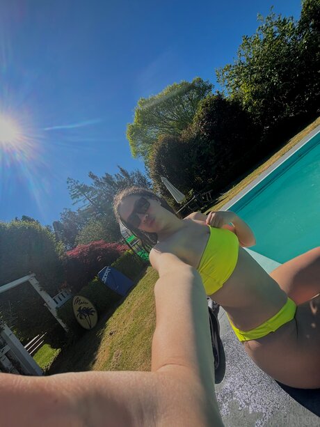 G Rose 2001 ポルノスター ホット 写真