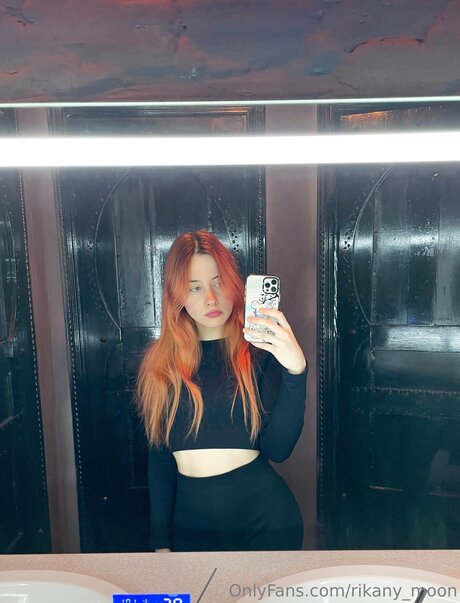 Rikany Moon 裸のスター 画像