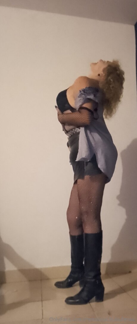 Metalerachubutense 裸の女優 写真