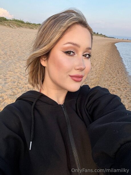 Milamilky ポルノモデル 写真