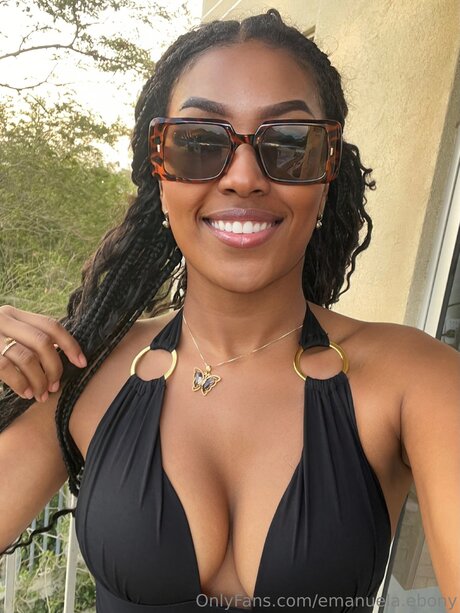 Emanuela Ebony ポルノスター ヌード 画像