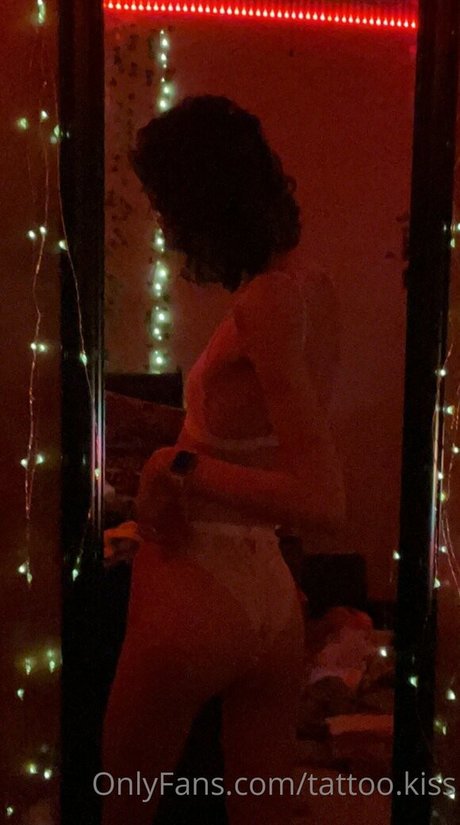 アジアンベイビーOnlyFans ホット 写真