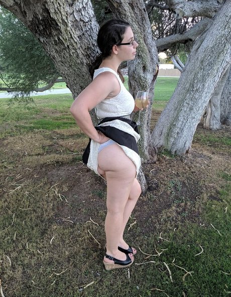 ぽっちゃりエモOnlyFans 無料裸 画像