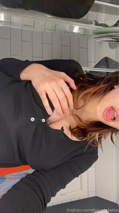 allyoursbabyfree ポルノスター ヌード 写真