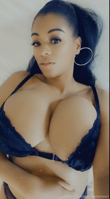 heatherbanxxx1 スター 裸 画像