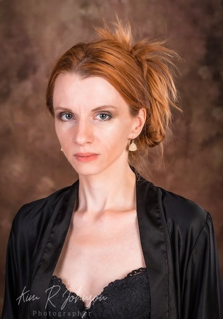 細身の巨乳OnlyFans 美しいポルノ ギャラリー