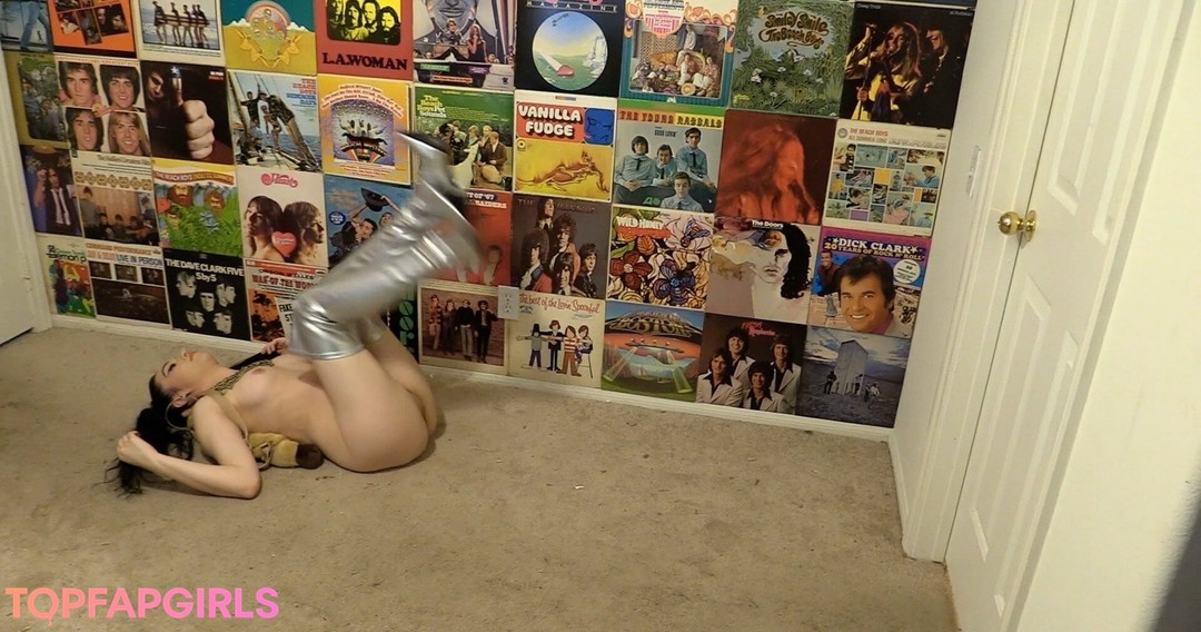 OnlyFansを無効にしました アートポルノ 写真