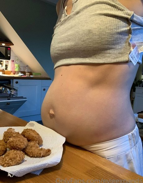 evieexpands 裸のポルノスター 画像