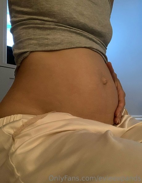 evieexpands エロティック女優 画像